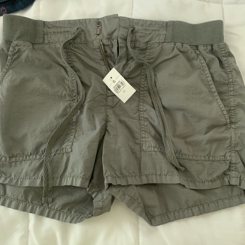 Lou & Grey shorts